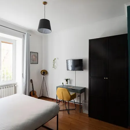 Domus Vaticana Daire *