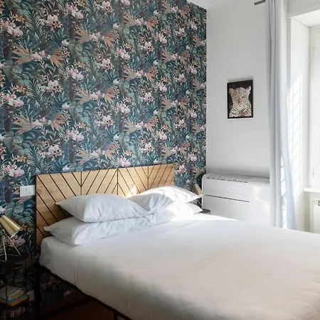 Domus Vaticana * רומא